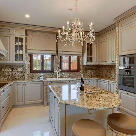 Villa Athena *